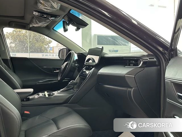 Toyota Harrier 2023 Черный из Китая
