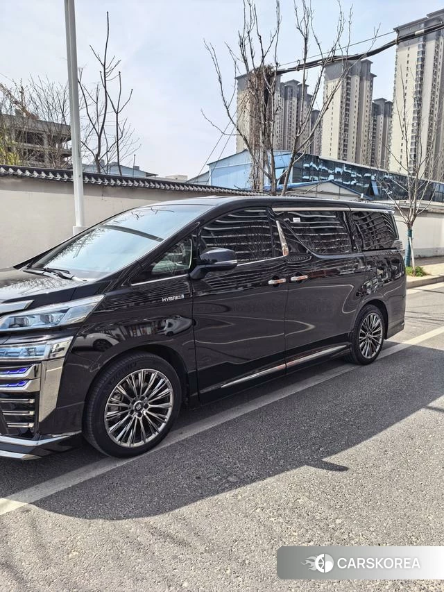 Toyota Vellfire 2022 Черный из Китая