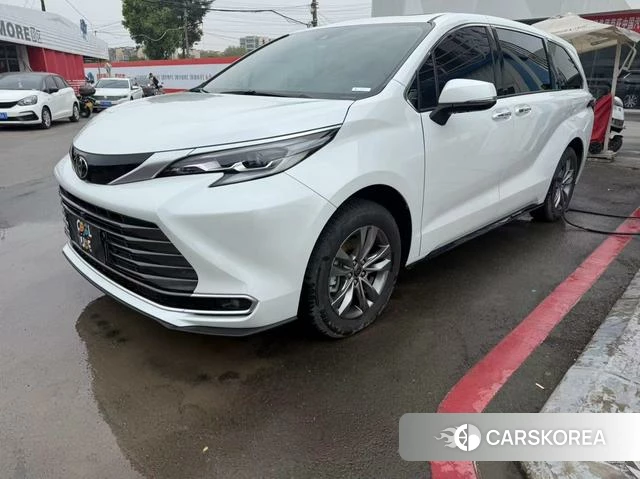 Toyota Sienna 2025 Белый из Китая