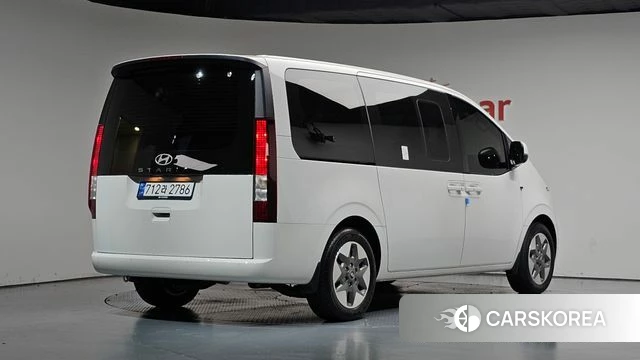 Hyundai Staria 2024 Белый из Кореи