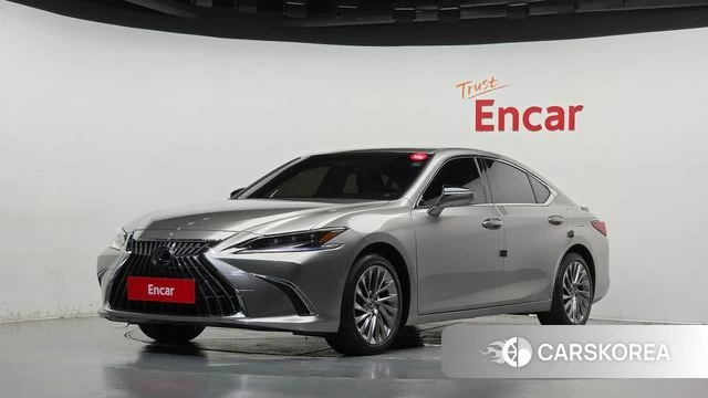 Lexus ES300h 7th generation 2024 Серебристо-серый из Кореи
