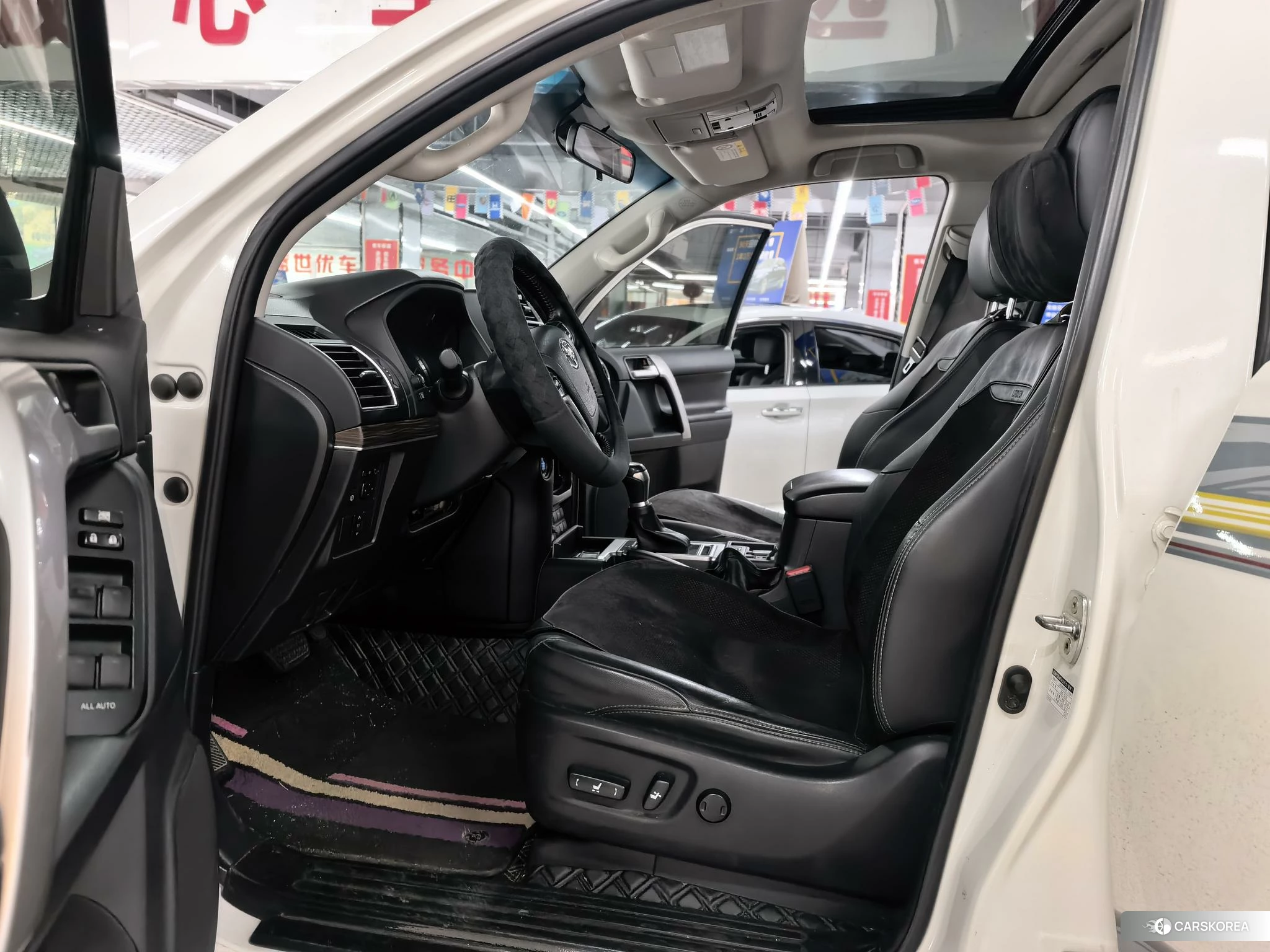 Toyota Land Cruiser 2019 Белый из Китая