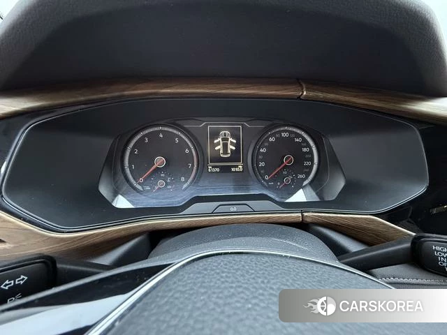 Volkswagen Tharu 2021 Белый из Китая
