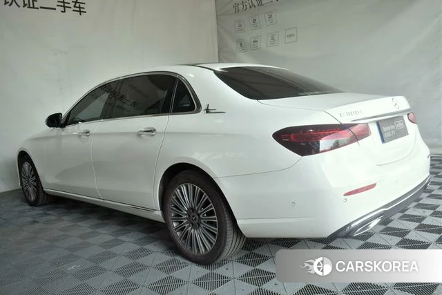 Mercedes-Benz E-Class 2022 Белый из Китая