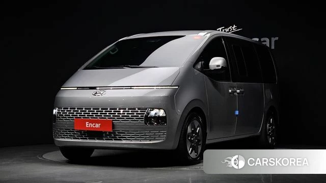 Hyundai Staria 2023 Серебряный из Кореи