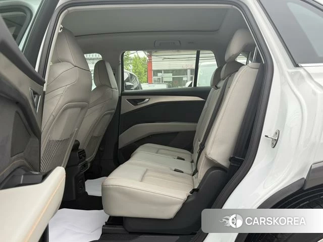 Audi Q5L 2022 Белый из Китая