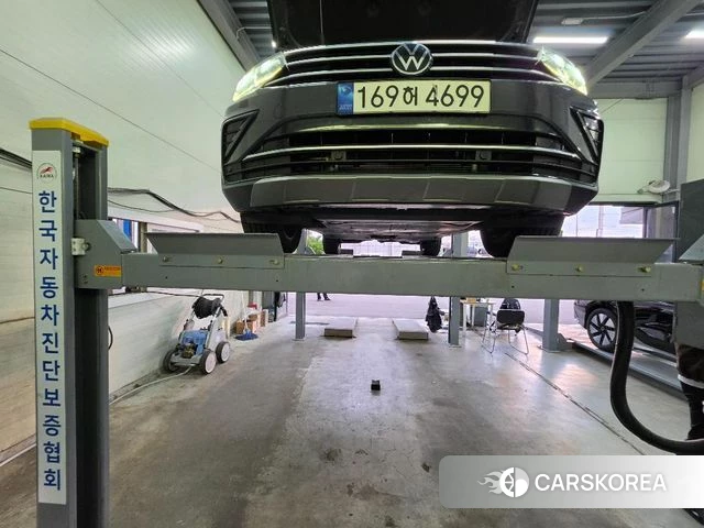 Volkswagen Tiguan second Generation 2022 Серый из Кореи