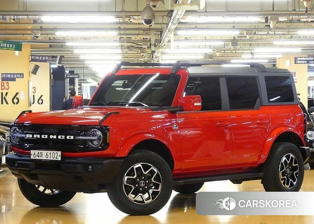 Ford Bronco 6th Generation 2023 Красный из Кореи