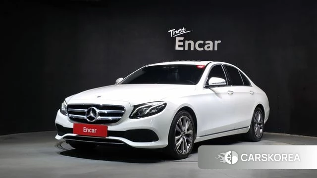 Mercedes-Benz E-Class W213 2019 Белый из Кореи
