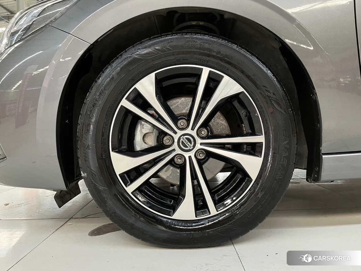 Nissan Sylphy 2021 Темно-серый из Китая