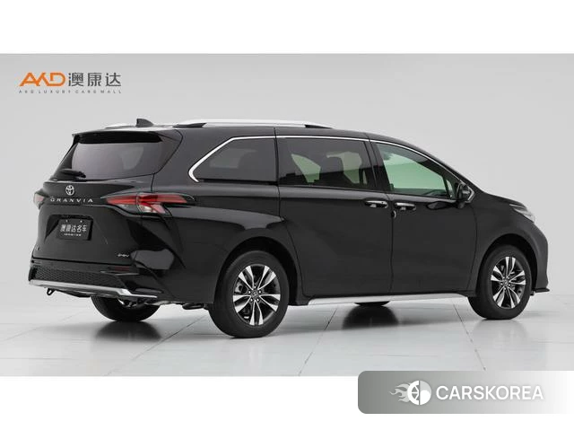 Toyota Granvia 2025 Зеленый из Китая