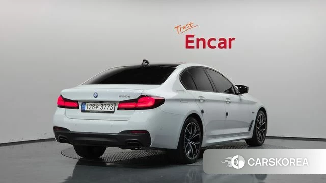 BMW 5 Series (G30) 2022 Белый из Кореи