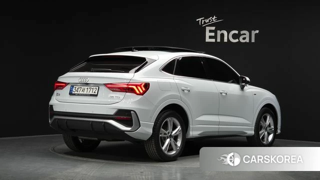Audi Q3 (F3) 2022 Белый из Кореи