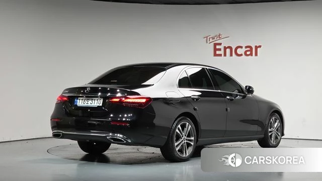 Mercedes-Benz E-Class W213 2023 Черный из Кореи