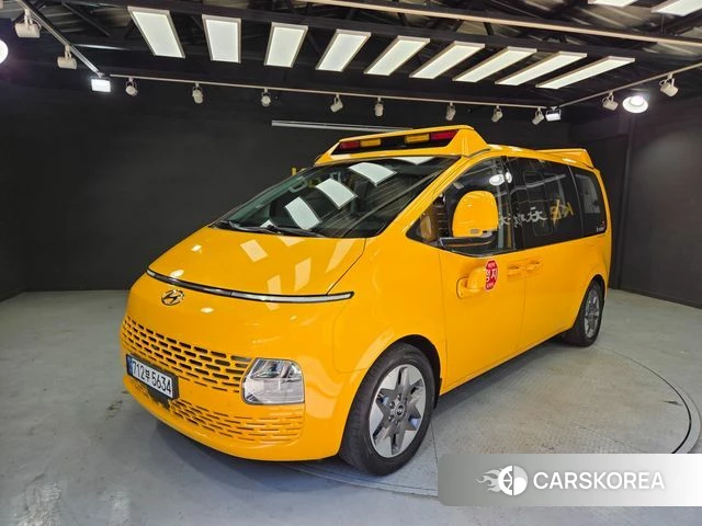 Hyundai Staria 2023 Желтый из Кореи