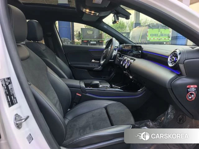 Mercedes-Benz A-Class 2021 Белый из Китая