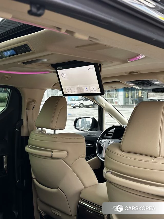 Toyota Vellfire 2022 Черный из Китая