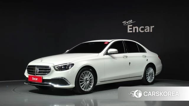 Mercedes-Benz E-Class W213 2023 Белый из Кореи