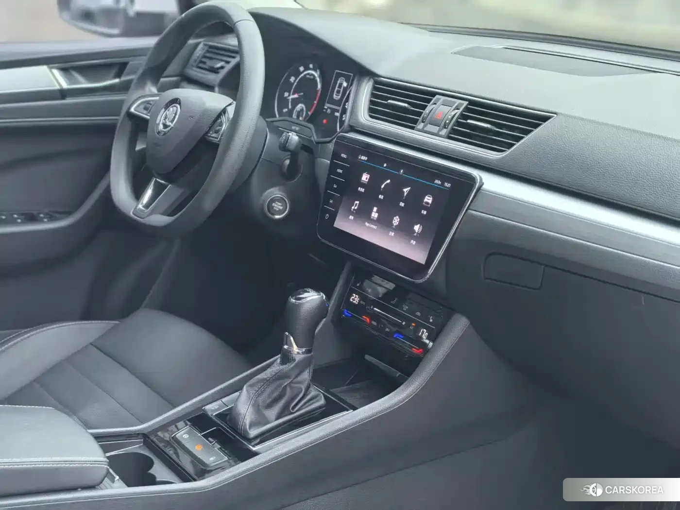 Skoda Superb 2021 Белый из Китая