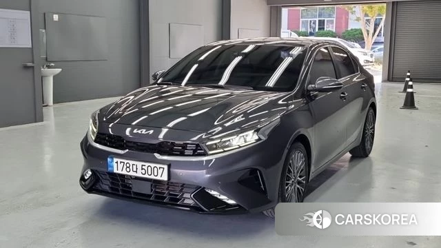 Kia The New K3 2nd generation 2022 Серый из Кореи