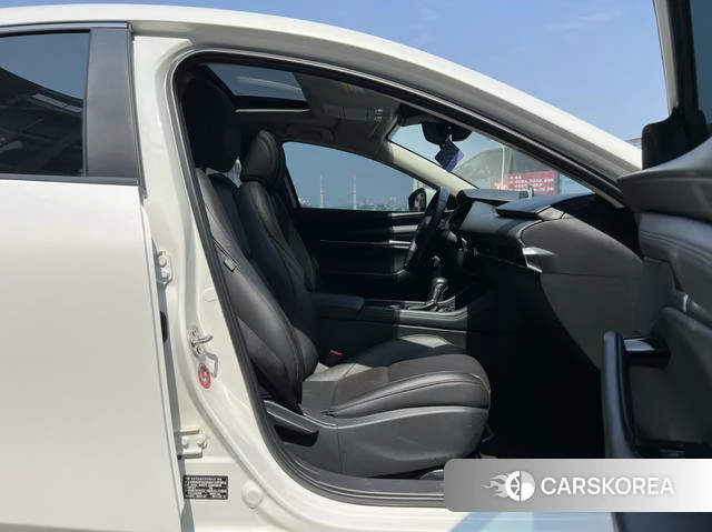 Mazda 3 2021 Белый из Китая