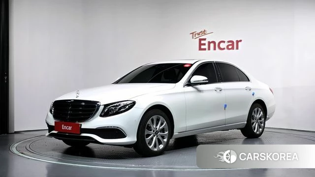 Mercedes-Benz E-Class W213 2018 Белый из Кореи