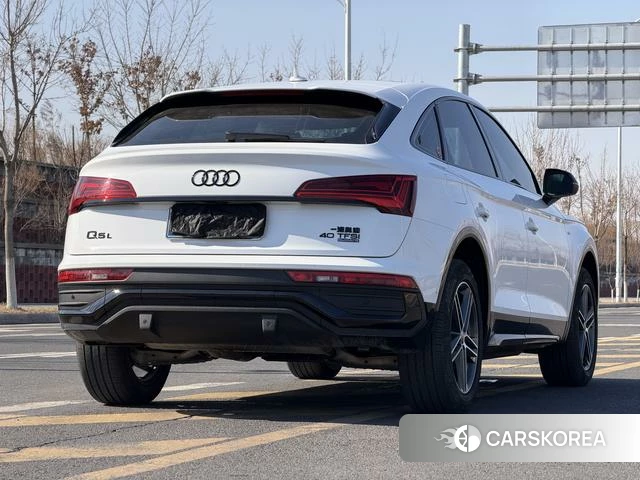 Audi Q5L 2023 Белый из Китая