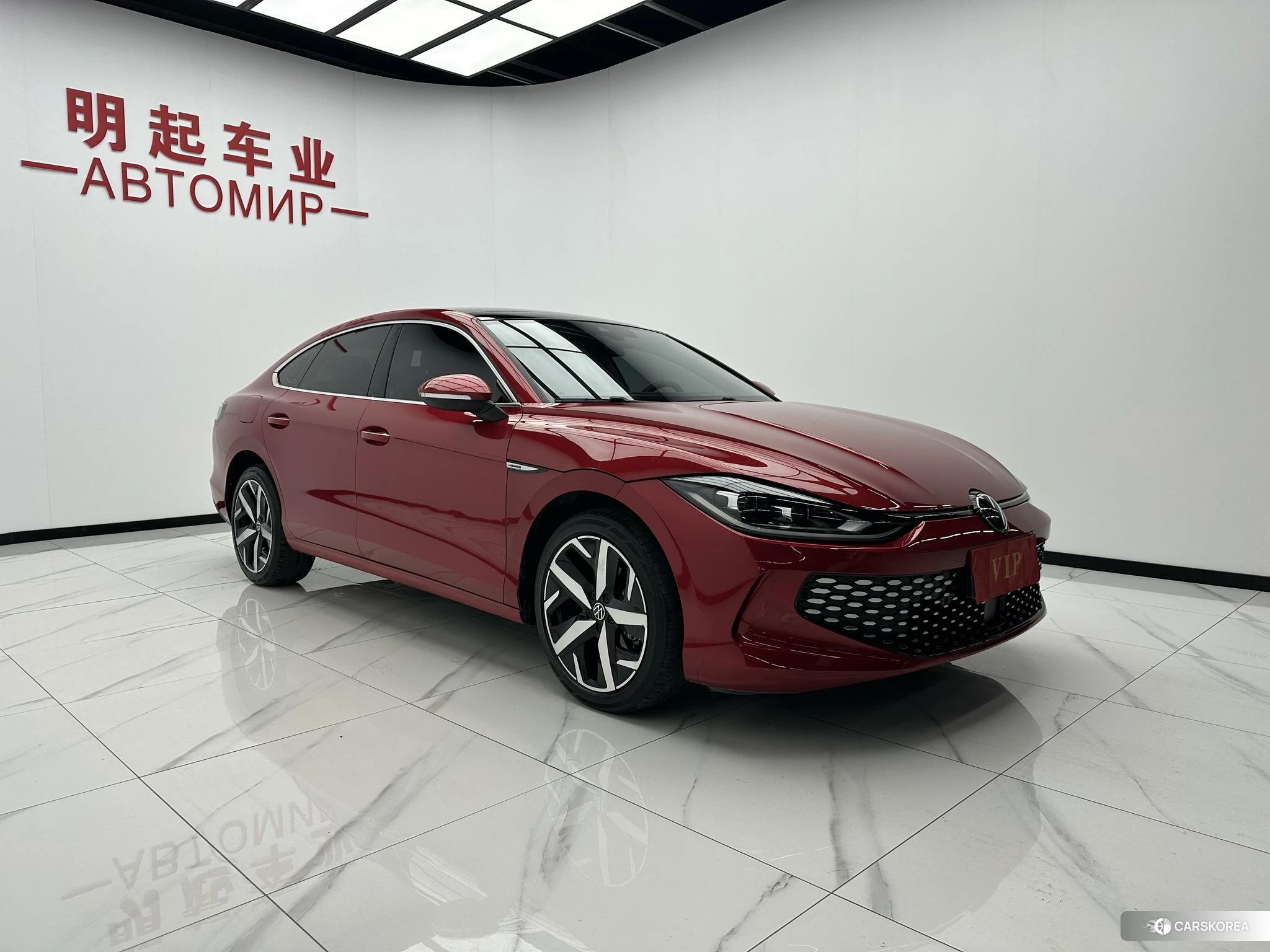 Volkswagen Lamando 2023 Красный из Китая