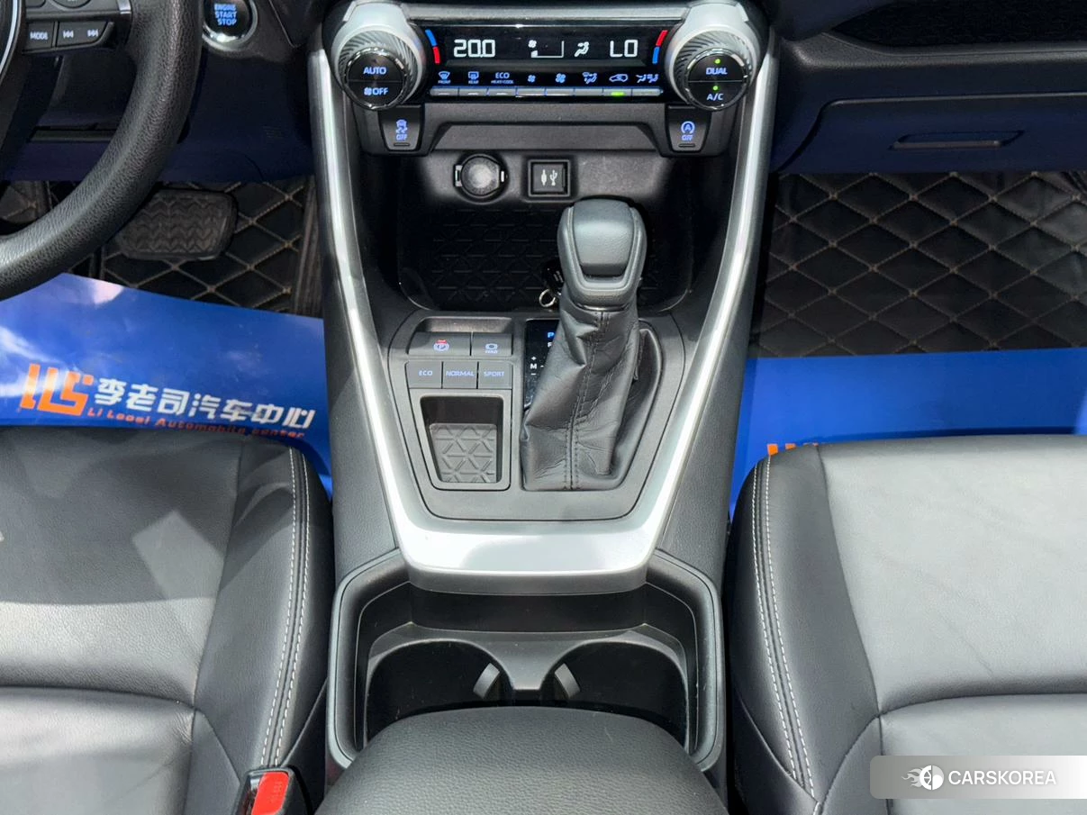 Toyota Wildlander 2020 Шампань из Китая