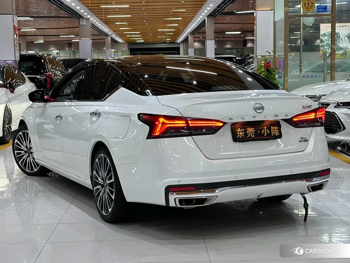 Nissan Altima 2023 Белый из Китая