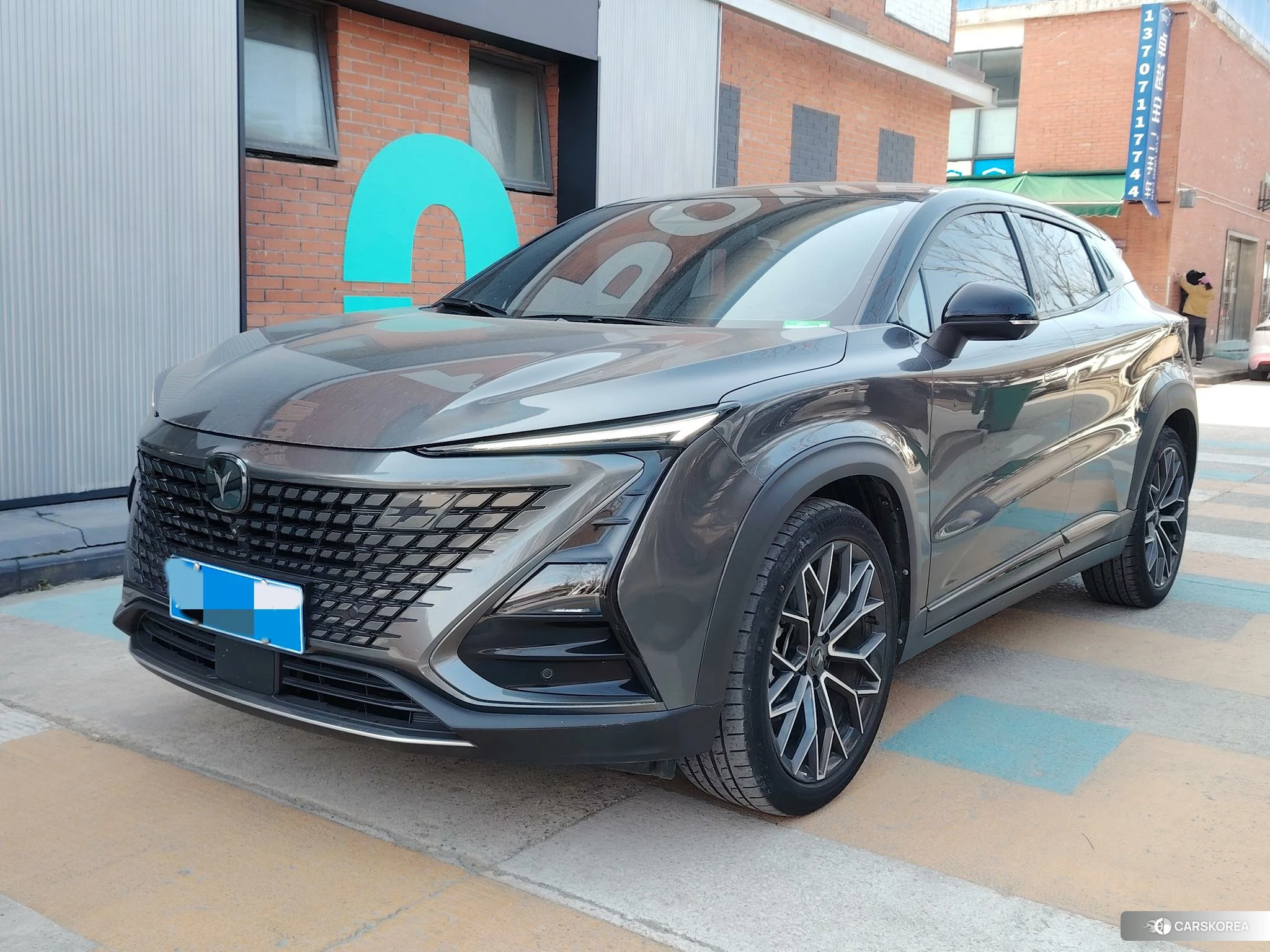 Chang'an UNI-T 2021 Темно-серый из Китая