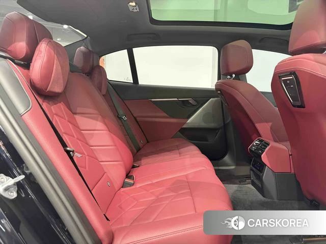 BMW 5 series 2025 Черный из Китая
