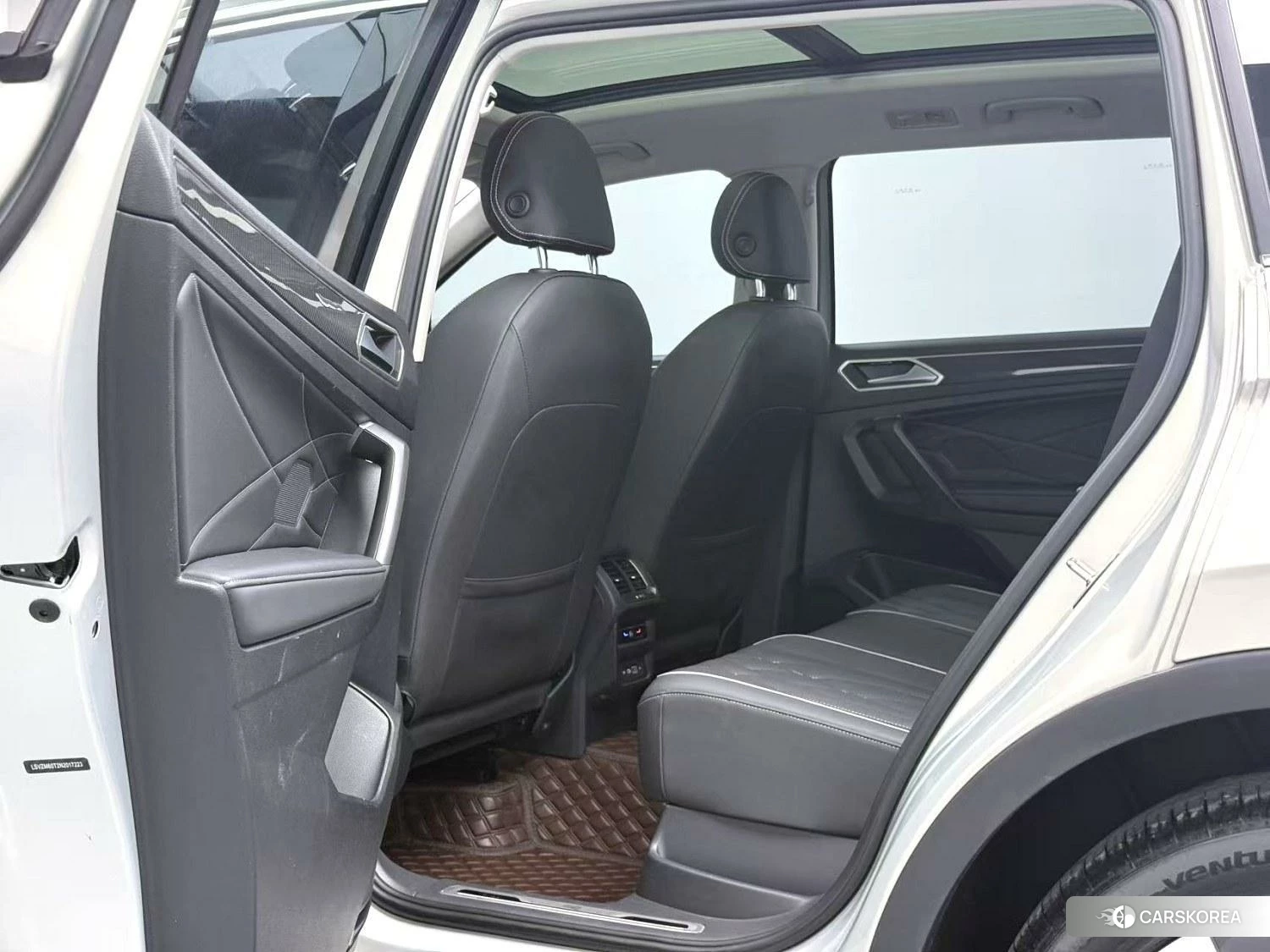 Volkswagen Tiguan L 2021 Шампань из Китая