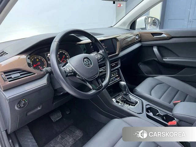 Volkswagen Tharu 2021 Белый из Китая