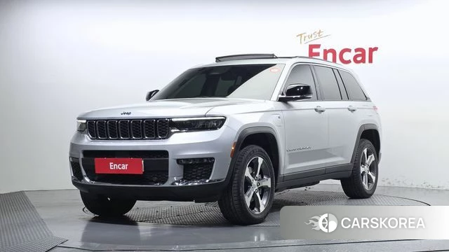 Jeep Grand Cherokee (WL) 2023 Серебряный из Кореи