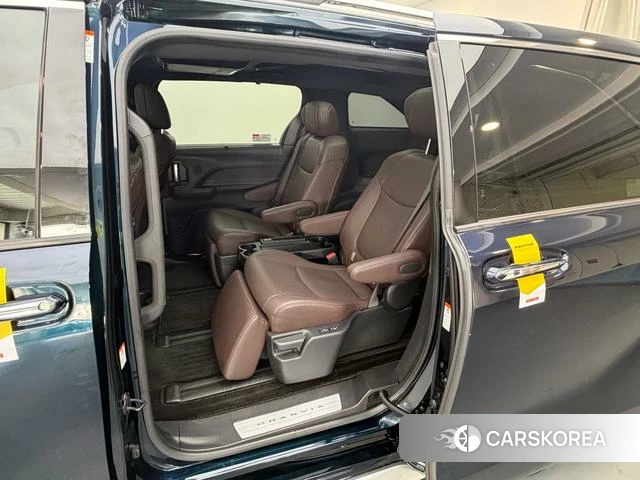 Toyota Granvia 2023 Синий из Китая