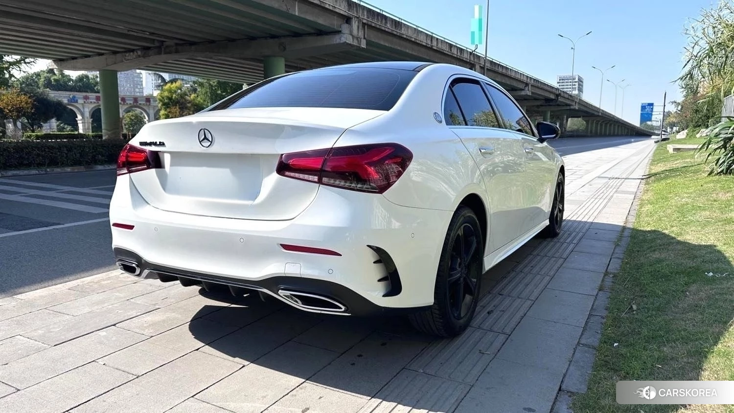 Mercedes-Benz A-Class 2022 Белый из Китая