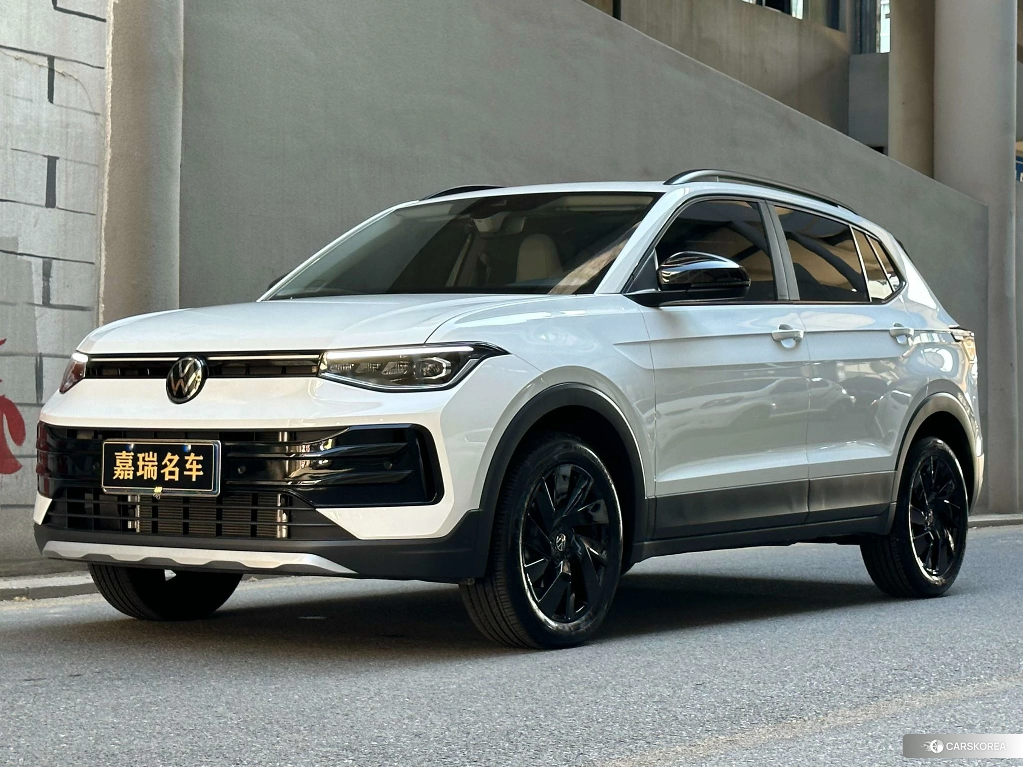 Volkswagen Tharu 2024 Белый из Китая