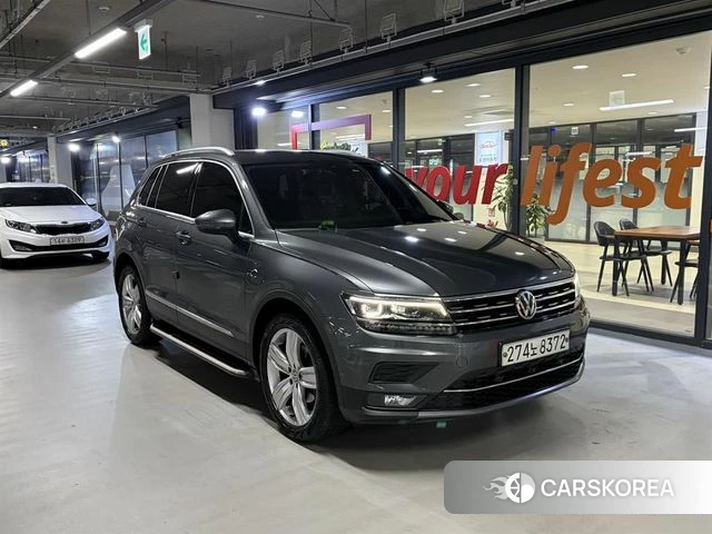Volkswagen Tiguan second Generation 2020 Серый из Кореи
