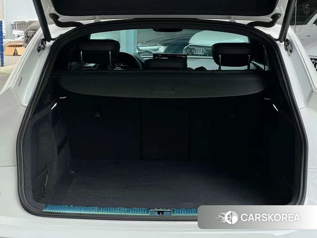 Audi Q5L 2022 Белый из Китая