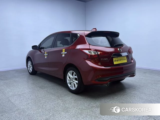 Nissan Tiida 2020 Красный из Китая