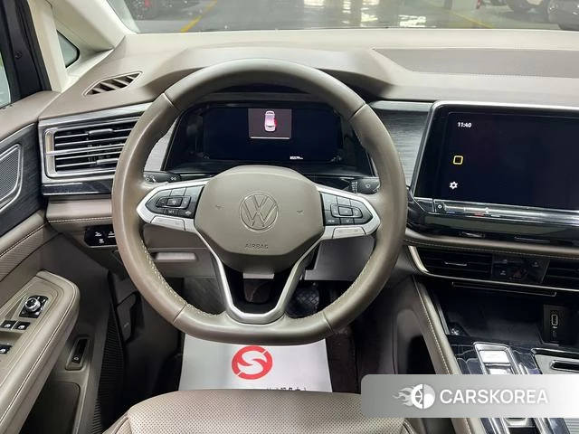 Volkswagen Viloran 2023 Черный из Китая
