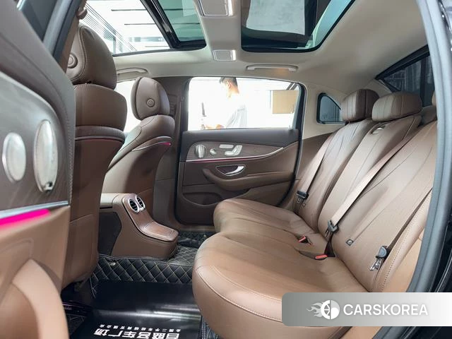 Mercedes-Benz E-Class 2021 Черный из Китая