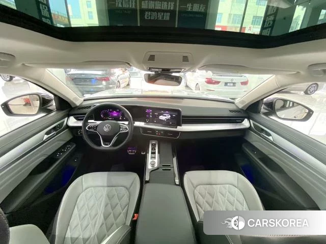 Volkswagen Tavendor 2023 Белый из Китая