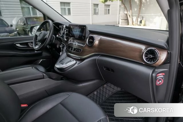 Mercedes-Benz V-Class 2022 Черный из Китая