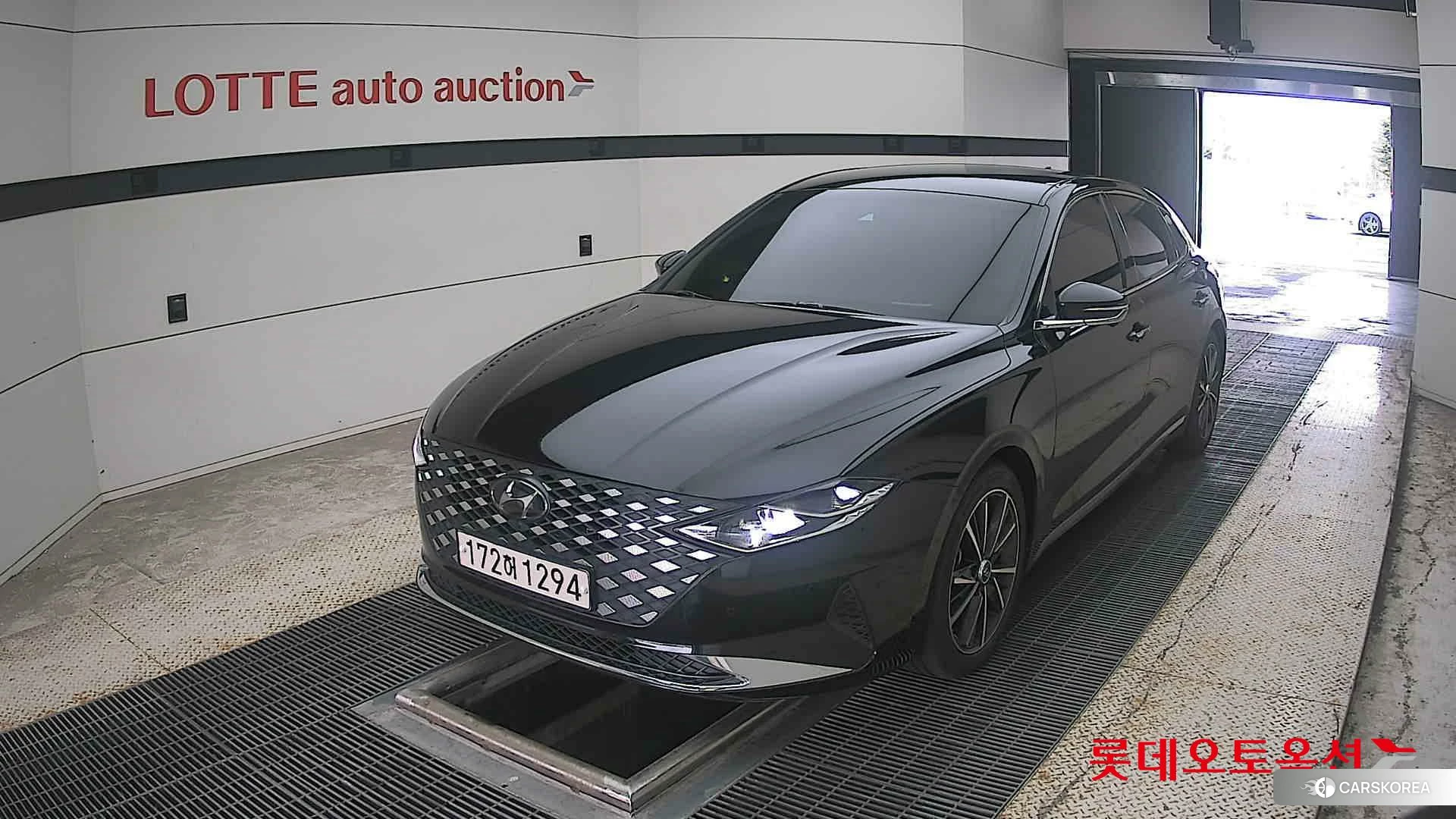 Hyundai Grandeur 2023 Abyss Black Pearl из Кореи