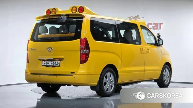 Hyundai The New Grand Starex 2021 Желтый из Кореи