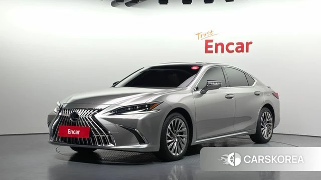 Lexus ES300h 7th generation 2025 Песочный из Кореи