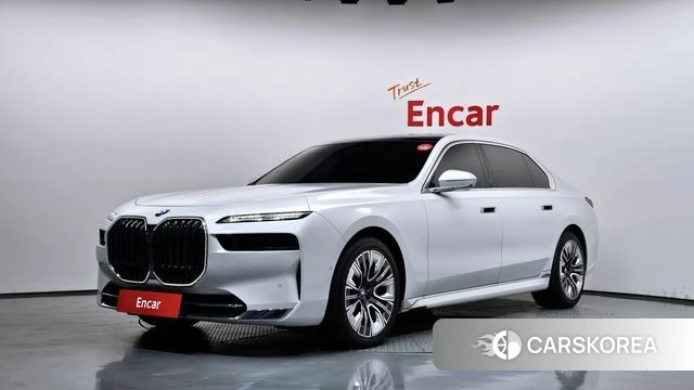 BMW 7 Series (G70) 2023 Белый из Кореи