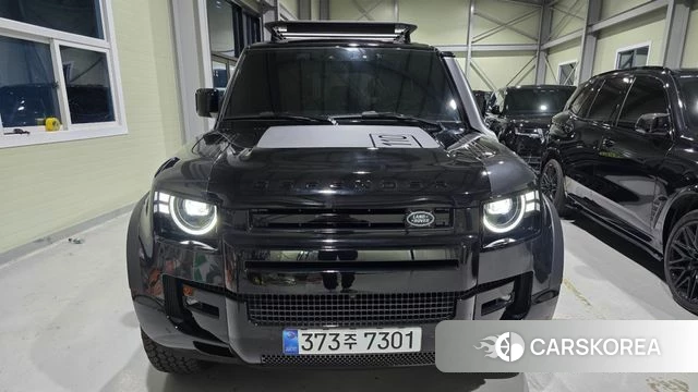 Land Rover Defender (L663) 2026 Серебристо-серый из Кореи